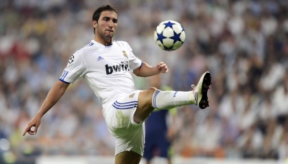 开云kaiyun 官网下载app教程-中超俱乐部包夹防守有效性分析，足球包夹防守成功视频案例